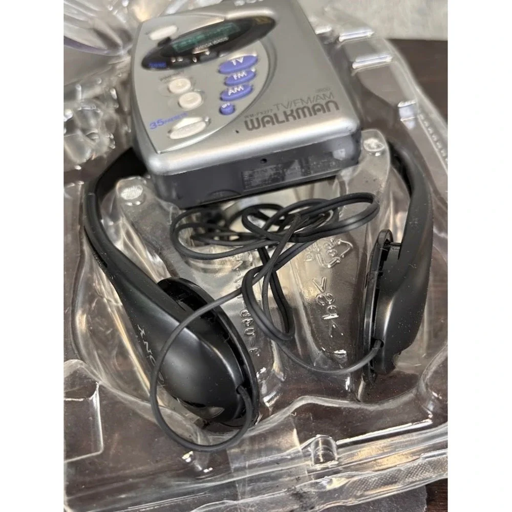 Sony Walkman WM-FX277 Silver TV FM AM Digital Cassette Player New Open Box